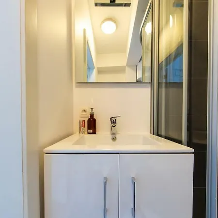 Flat In The Heart Of Centrum Apartment