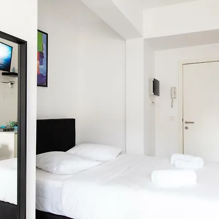 Flat In The Heart Of Centrum Apartment